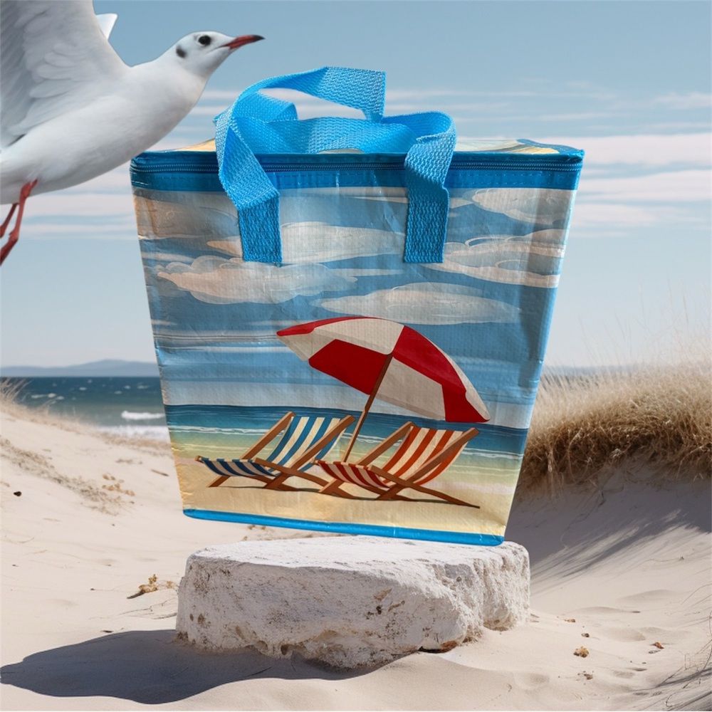 🎉HP🎉Beach Scene Insulated Tote Bag with Blue Handles🎉HP🎉